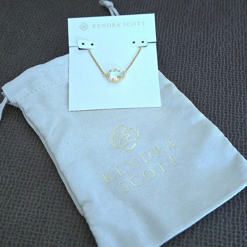 Kendra Scott "Tess" Dichroic Glass🪟 Pendant Necklace - NWT - Picture 3 of 16